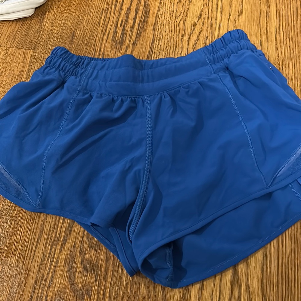 Lululemon Hotty Hot shorts 2.5 inch